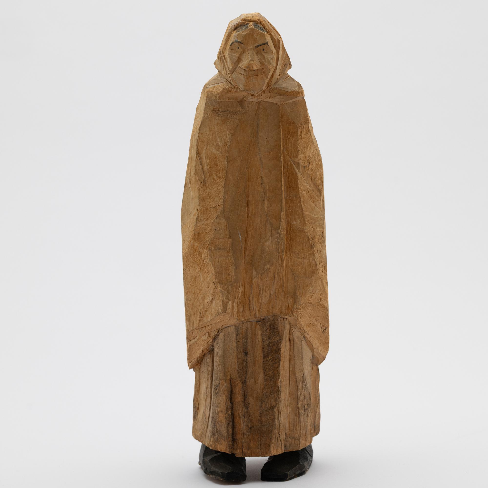 Axel Petersson Döderhultarn, figure, Old Woman, from "Auction".