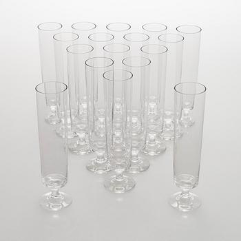 Tapio Wirkkala, A set of 17 champagne glasses 'Karelia', Iittala, in production 1965-1974.