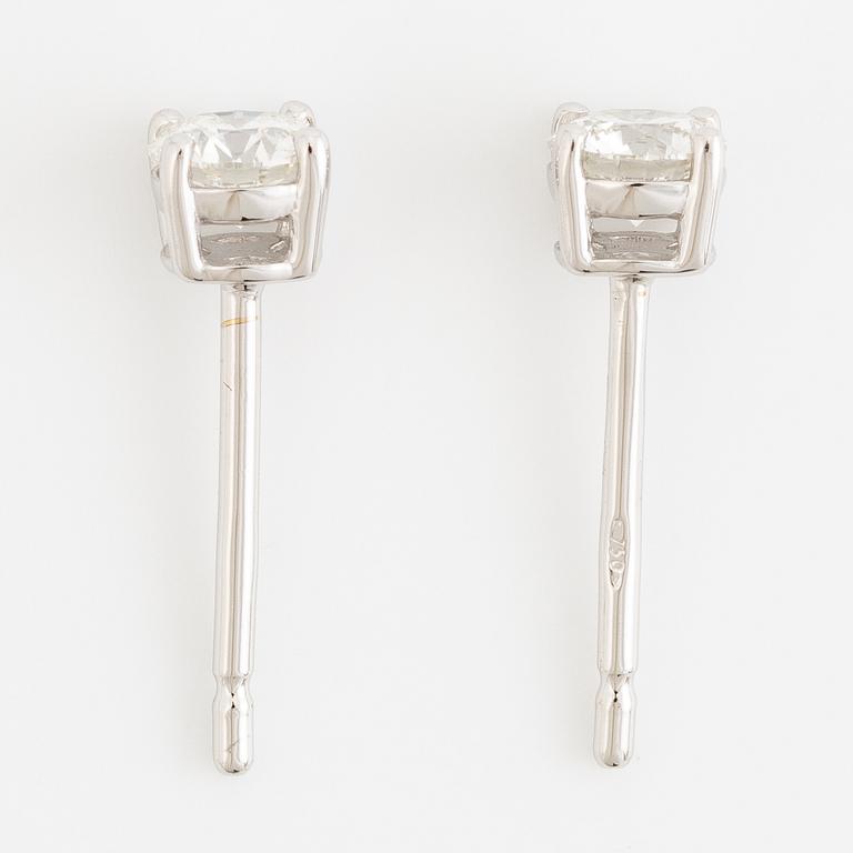 Earrings 18K white gold with brilliant-cut diamonds, accompanying GIA dossier.