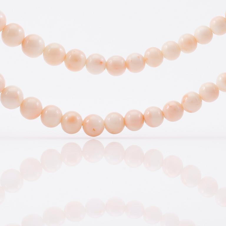 COLLIER, 18K guld samt korall.