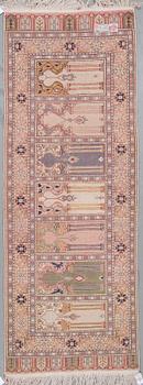 MATTA, Kayseri Saff, semiantik. Ca 220x82 cm.