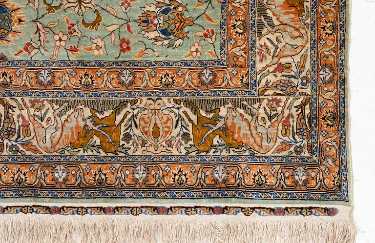 Matta, silke och metall Kayseri, Anatolien, ca 184 x 132 cm.