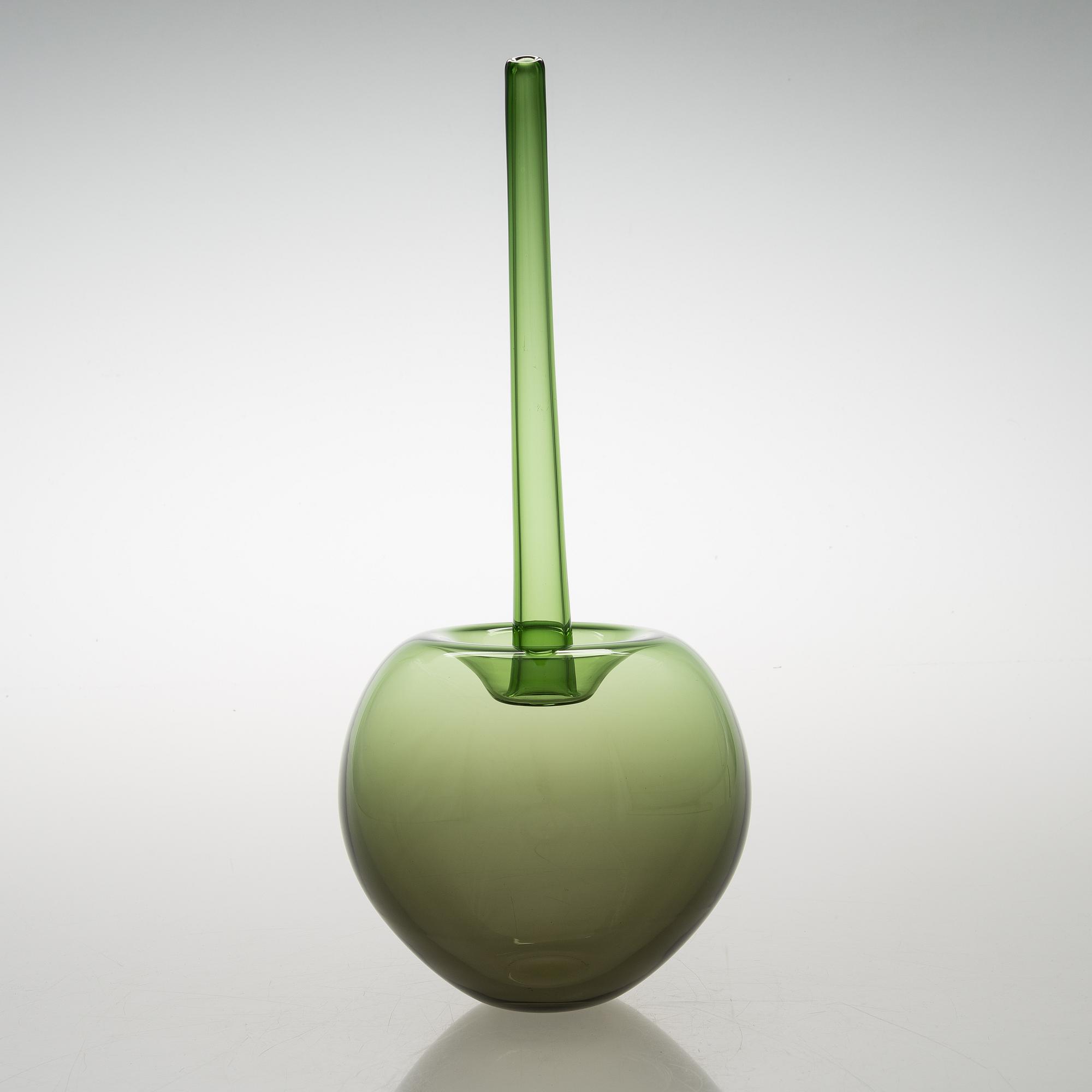 TIMO SARPANEVA, a 'Wild apple' sculpture signed Timo Sarpaneva, Iittala 1994.