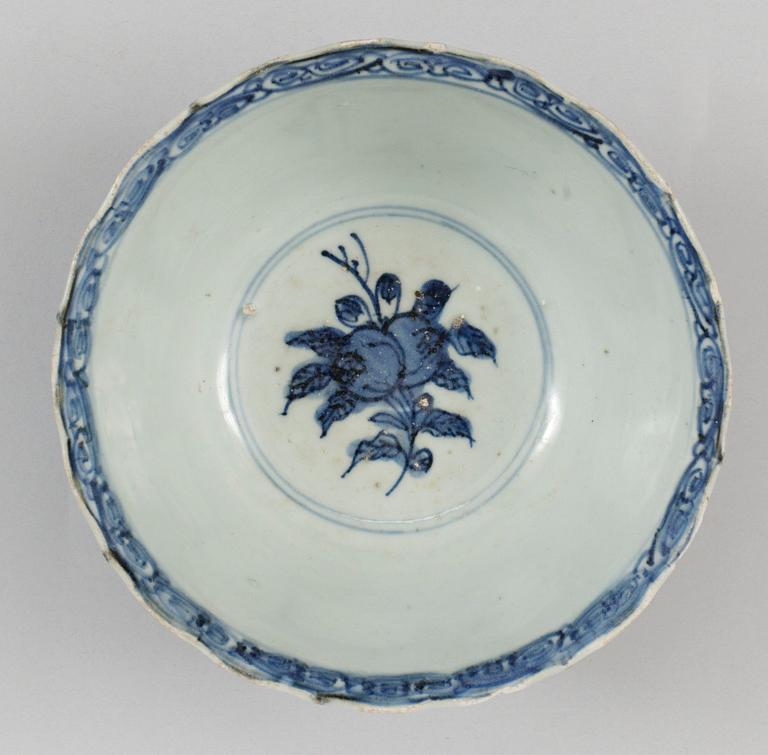 SKÅL, porslin. Ming dynastin 81368-1644).