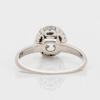 An 18K white gold ring set with an old-cut diamond weight ca 2.25 cts.