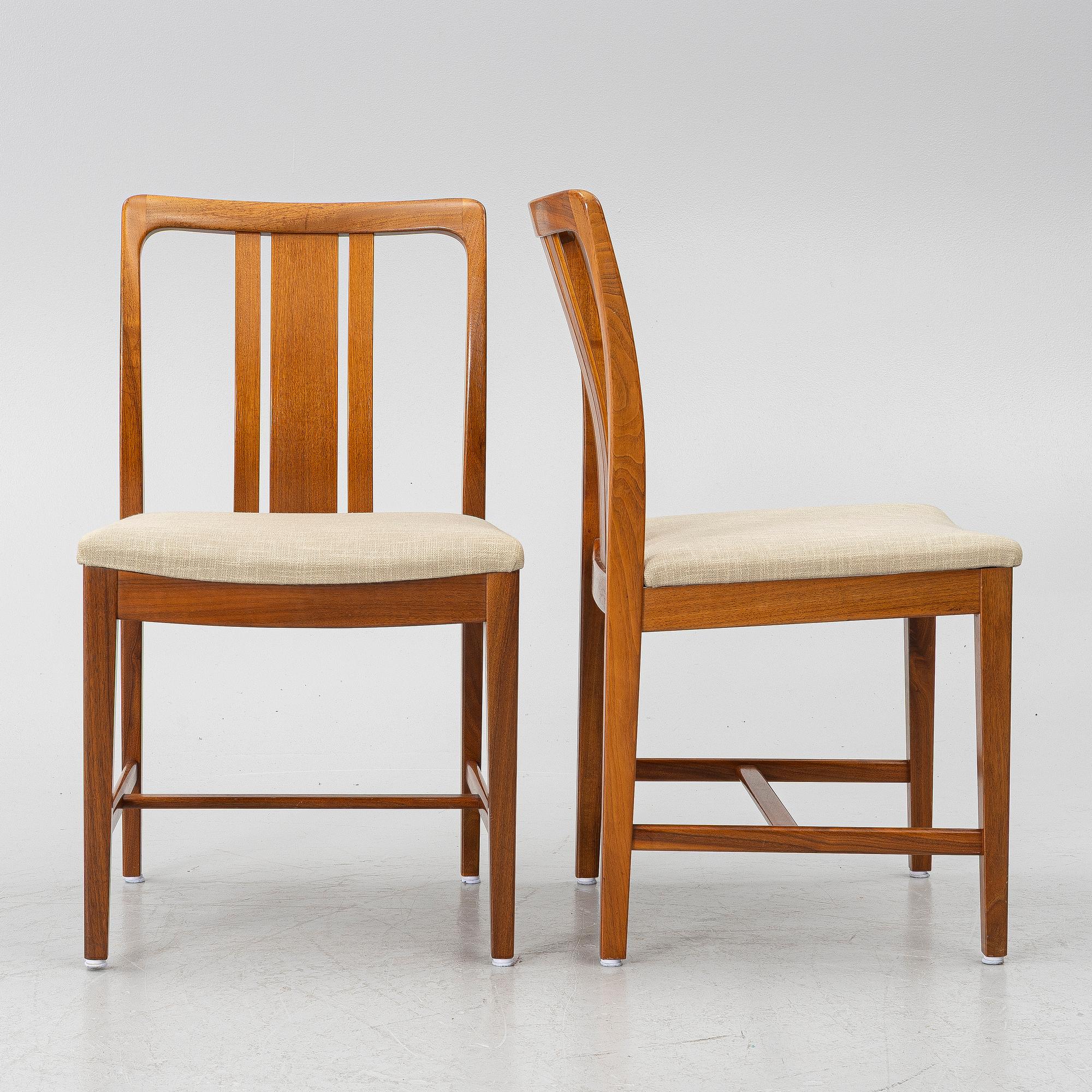 Linde Nilsson, dining table with four chairs.
Lammhult, second half of the 20th century.