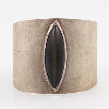 Armring, silver med kattögesten, Schweiz.