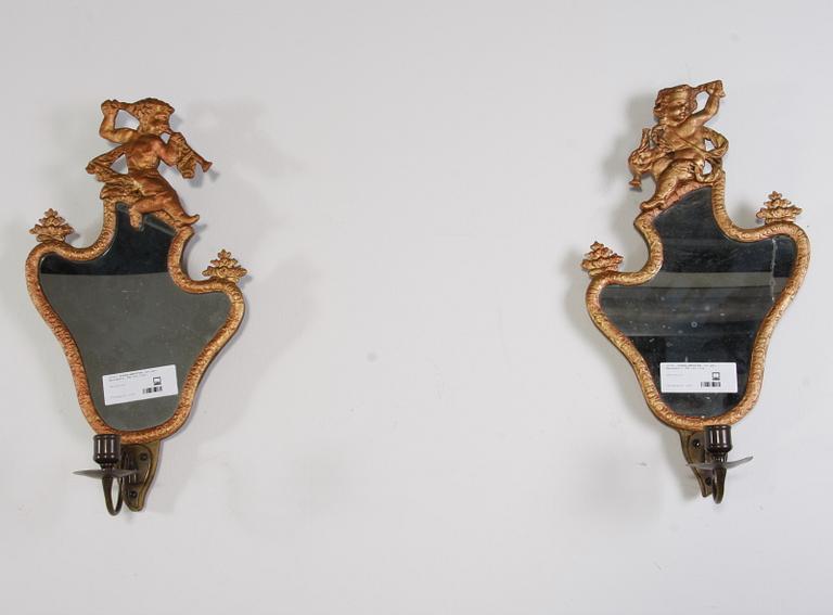 SPEGELLAMPETTER, ett par. Barockstil. För ett ljus.