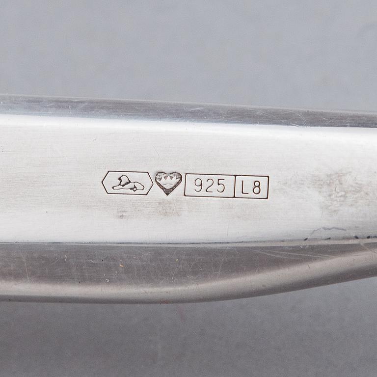 Tapio Wirkkala, aterinsarja, "Marski", 94 osaa, sterlinghopeaa, Kultakeskus, Hämeenlinna 1988. Aterinlaatikossa.