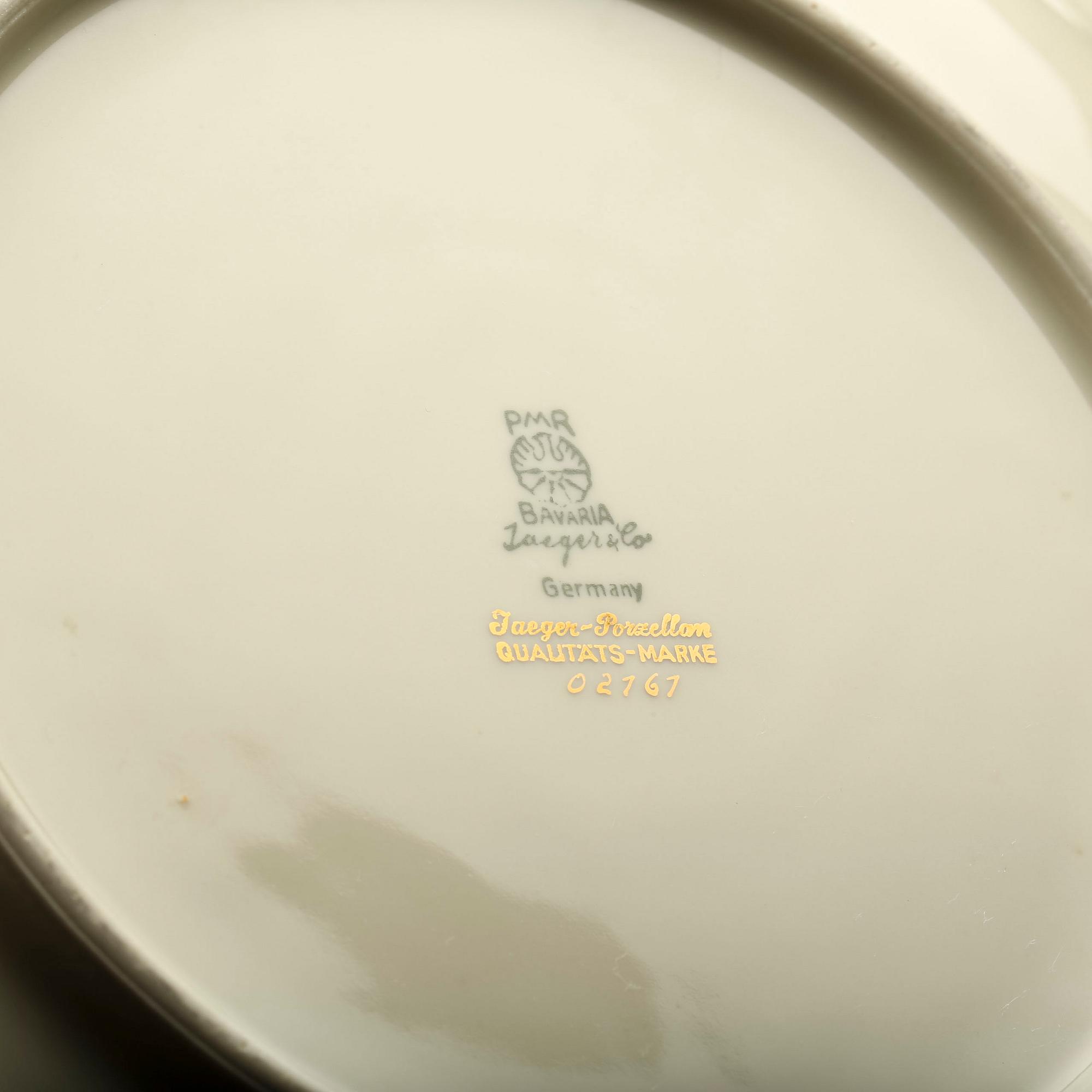 TEKOPPAR med FAT, 10 delar, porslin, "Swedish grace", Louise Adelborg, Rörstrand samt KAKFAT, porslin, Rosenthal.