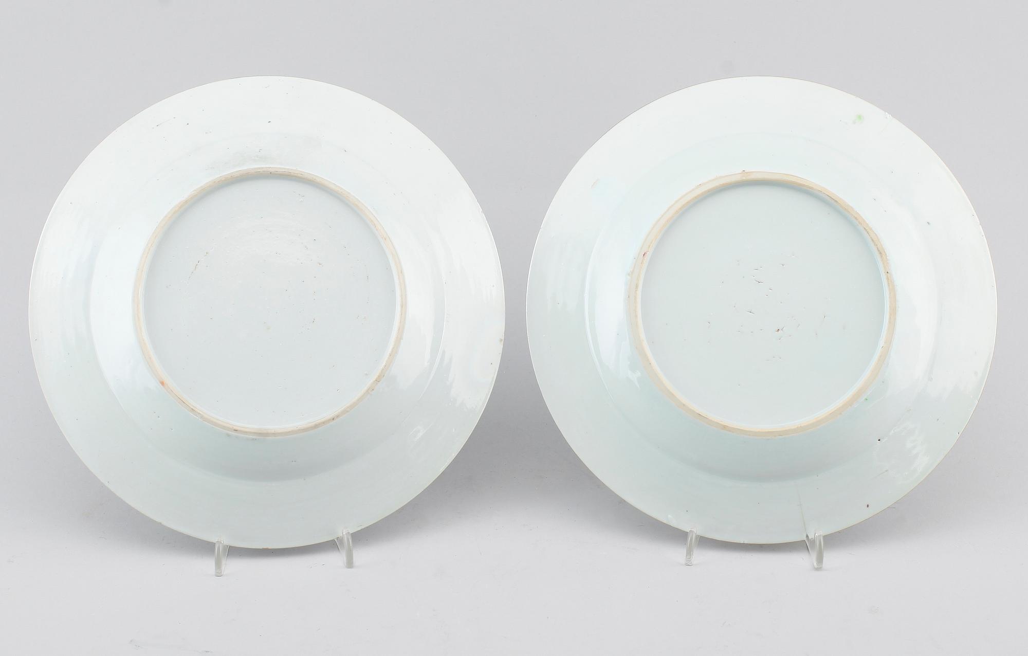 TALLRIKAR, 1 par, porslin, Kina, Qianlong 1736-1795.