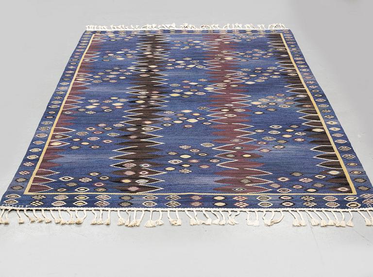 Barbro Nilsson, matto, "Snäckorna", flat weave, ca 312-313,5 x 200-204,5 cm, signed AB MMF BN.