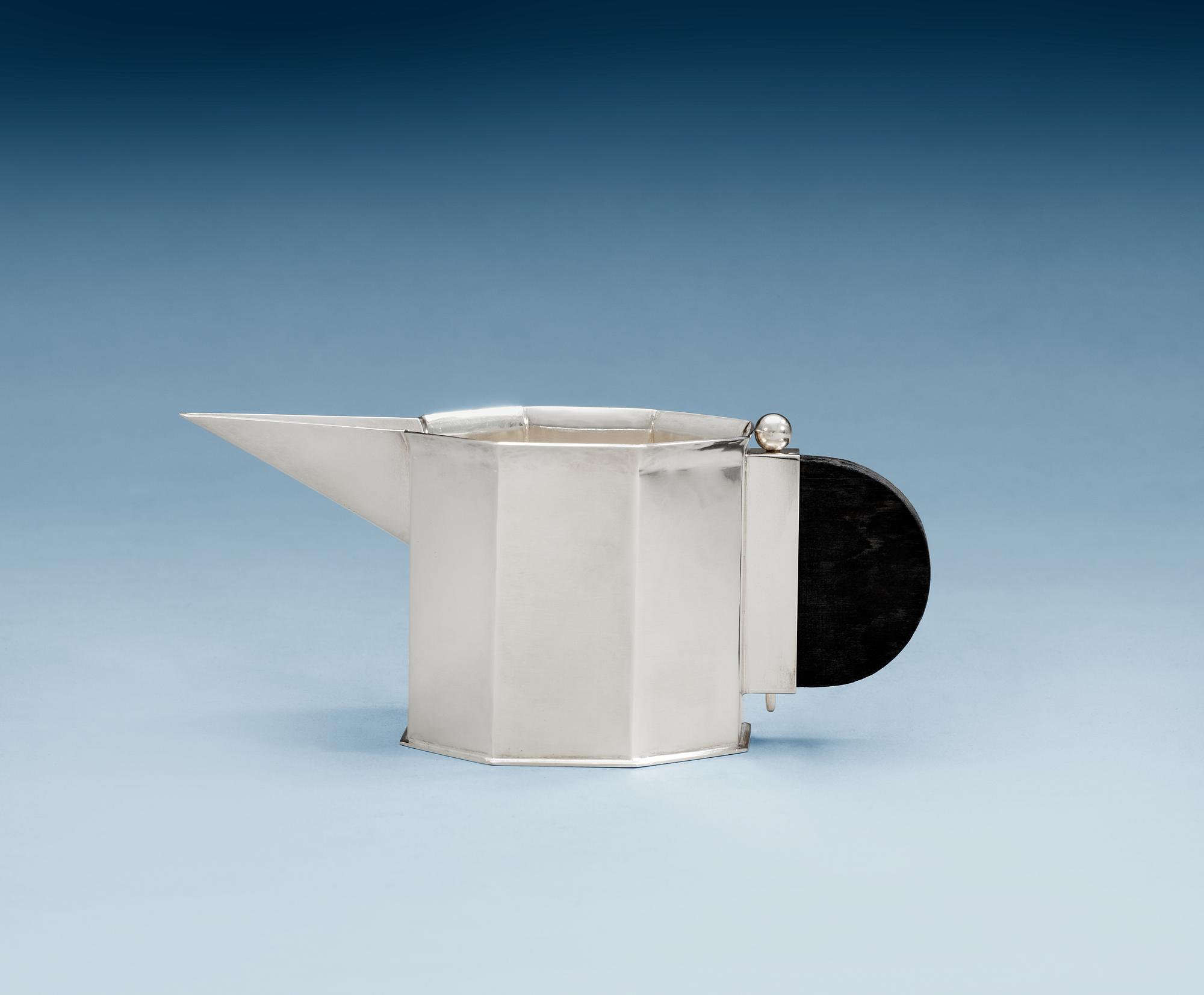 A Bengt Liljedahl sterling creamer, Stockholm 1998.