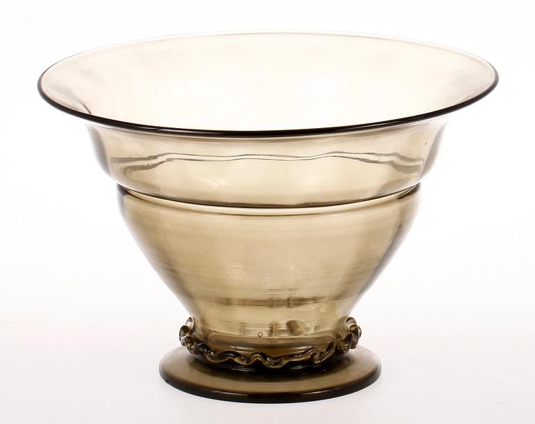 SKÅL PÅ FOT, 2 st olika, glas, 1900-talets första hälft.