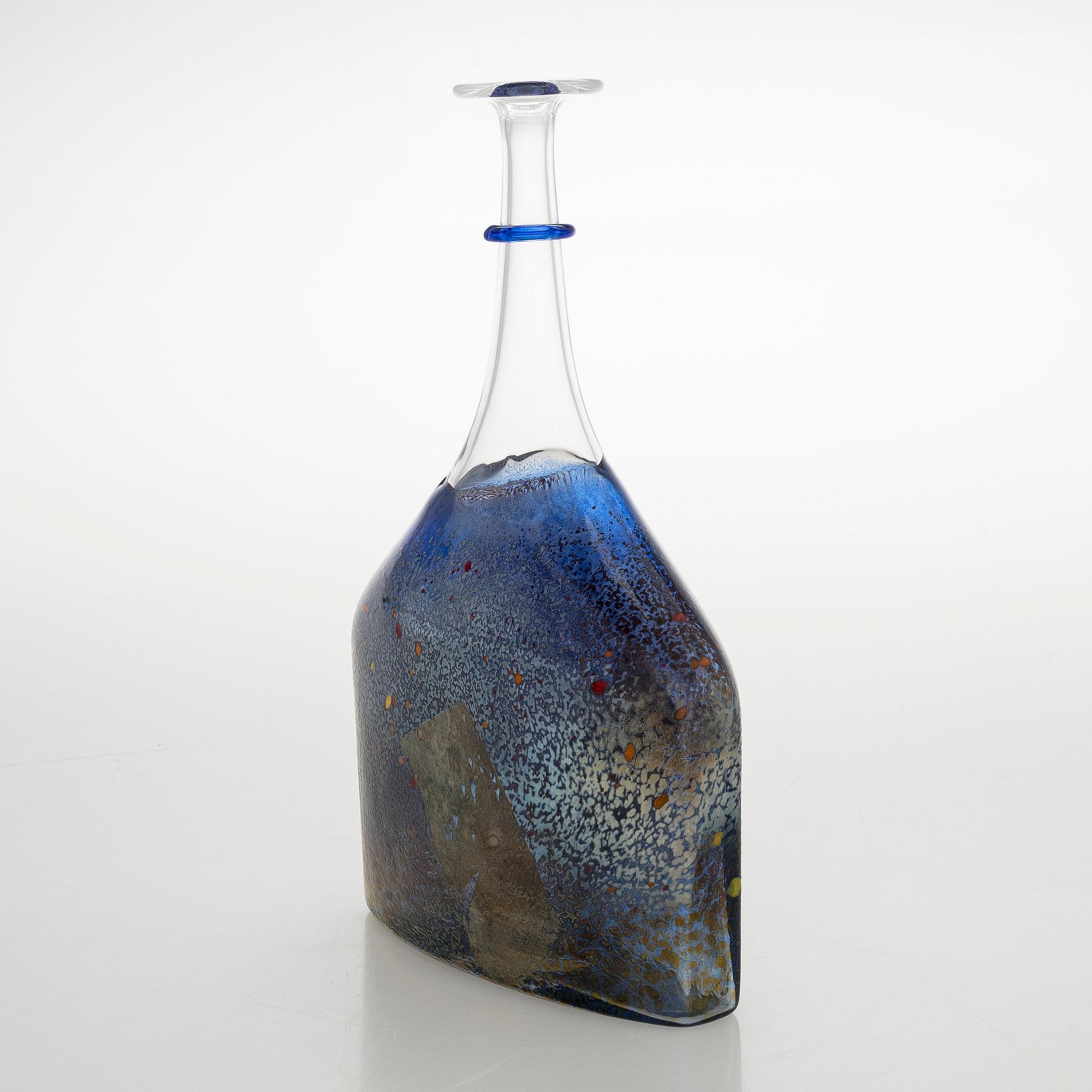 Bertil Vallien, bottle signed Kosta Boda B. Vallien 89253.