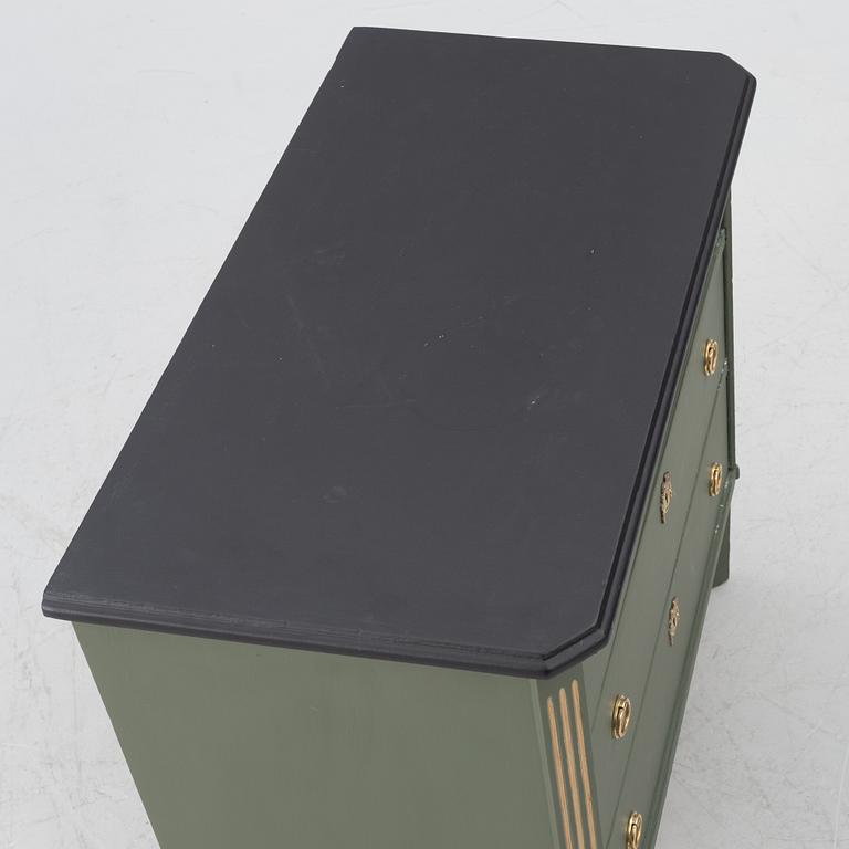 Byrå, gustaviansk stil, 1900-talets andra hälft.