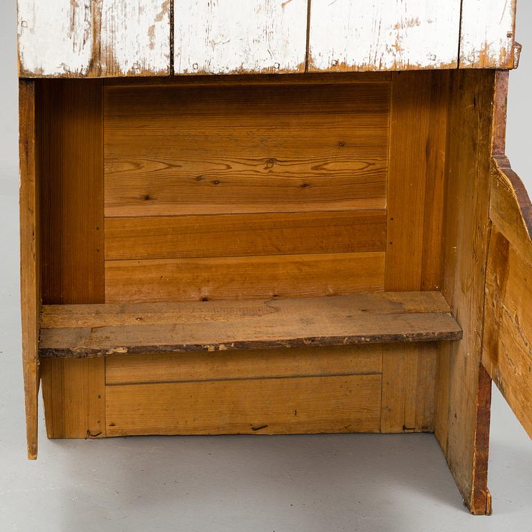 a early 19th century folk art bedcabinet from Dalarna Hälsingland marked B.E.J.S.H.K.P.D.