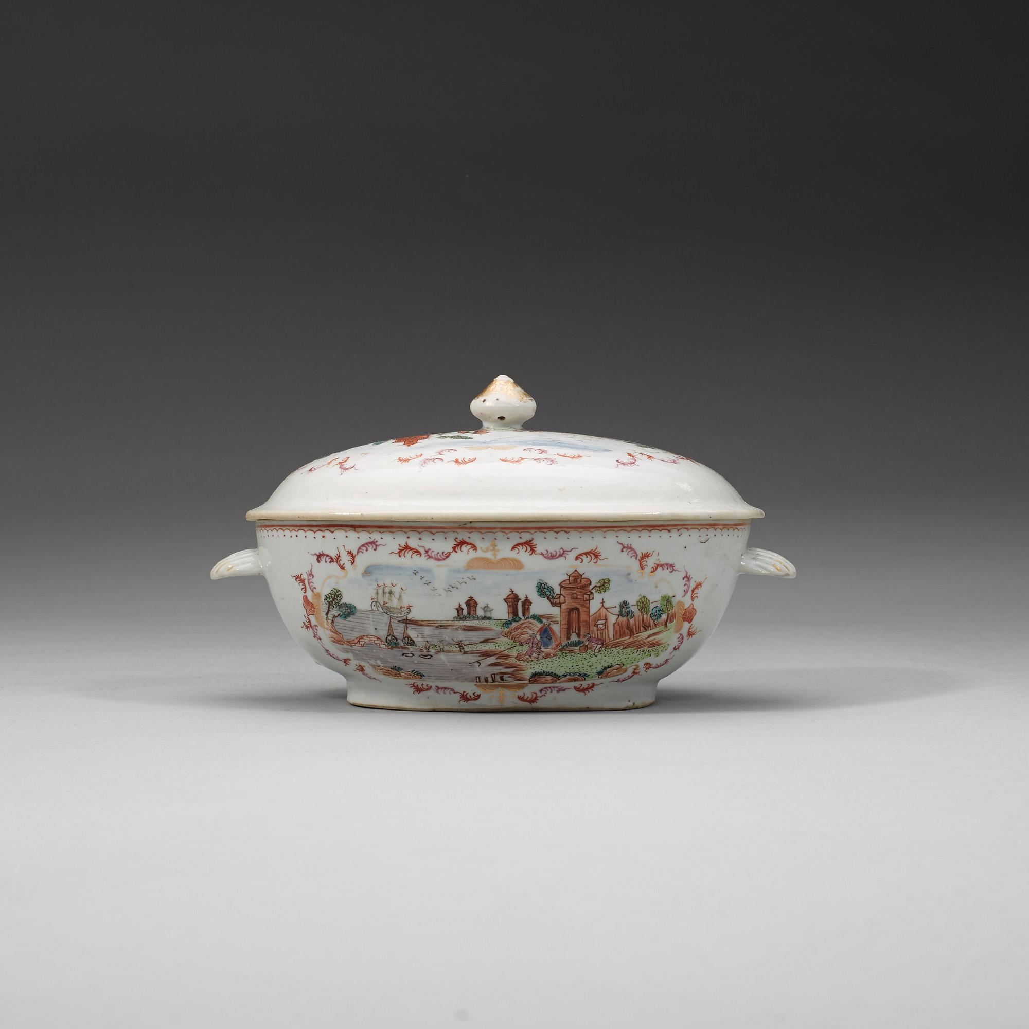 TERRIN med LOCK och FAT, kompaniporslin. Qingdynastin, Qianlong (1736-95).