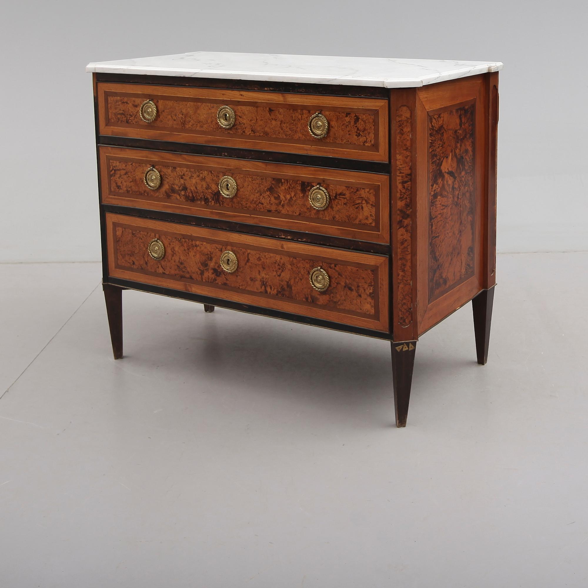 BYRÅ, gustaviansk, 1700-/1800-tal.