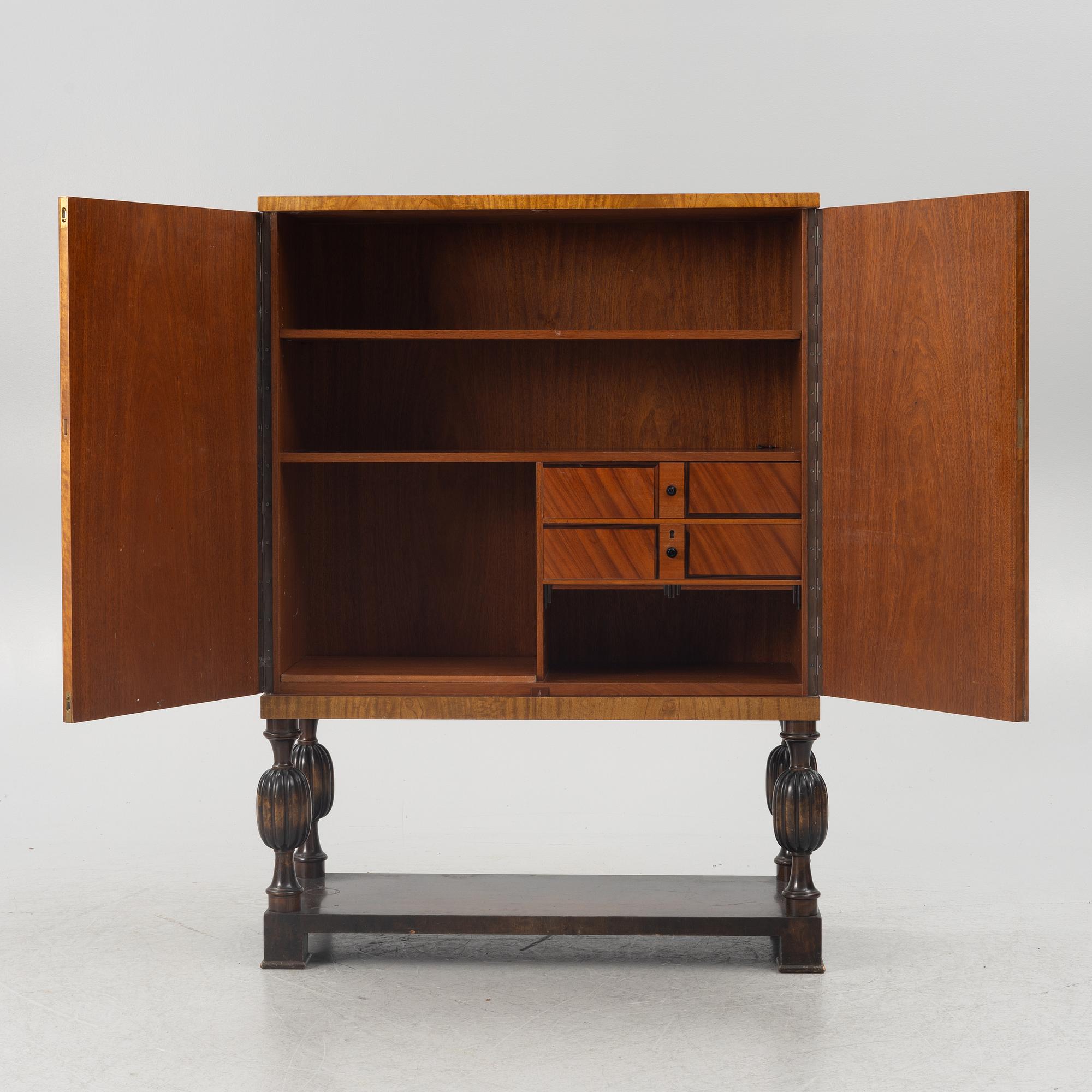 A 1930s cabinet.