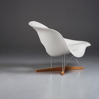 Charles & Ray Eames, "La Chaise", Vitra 2012.