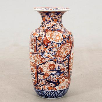 Floor vase Japan early 20th century porcelain.