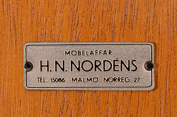 SIDEBOARD, brickmärkt H M Nordéns Möbelaffär.