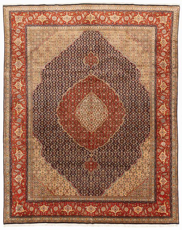 A so called 'Mahi' Tabriz, ca 370 x 293 cm.