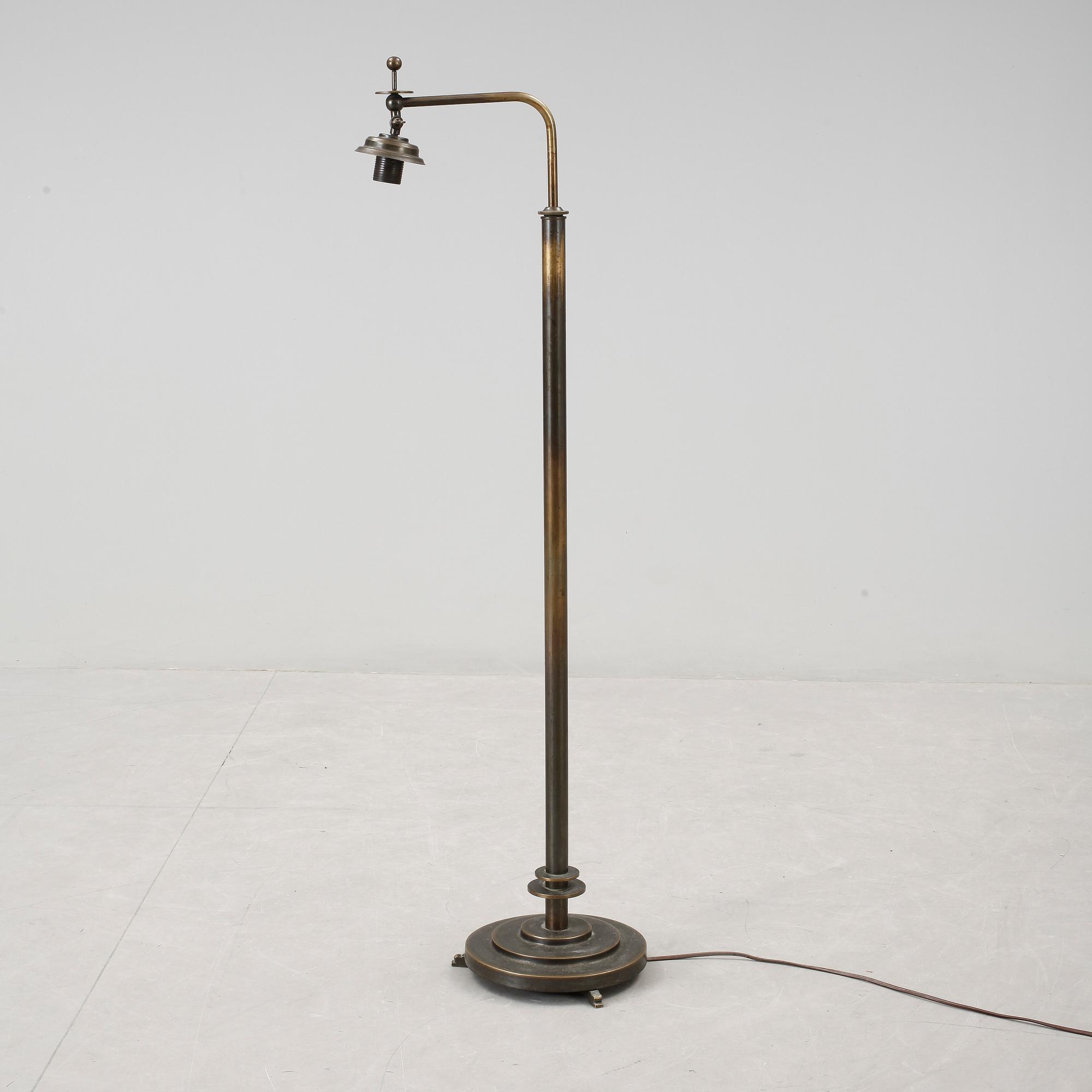 GOLVLAMPA, 1900-talets första hälft.