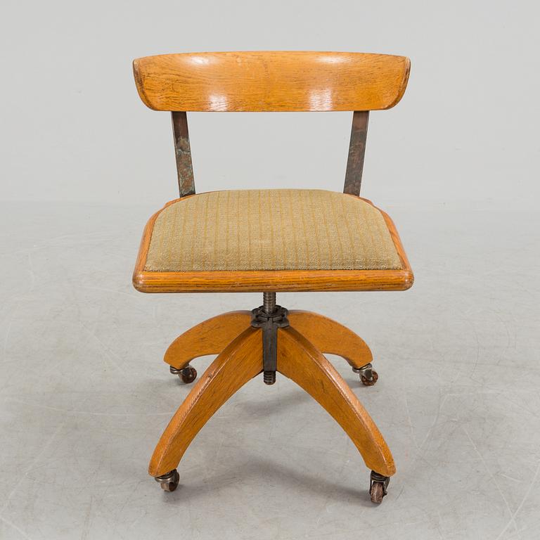 A first half of the 20th century chair.