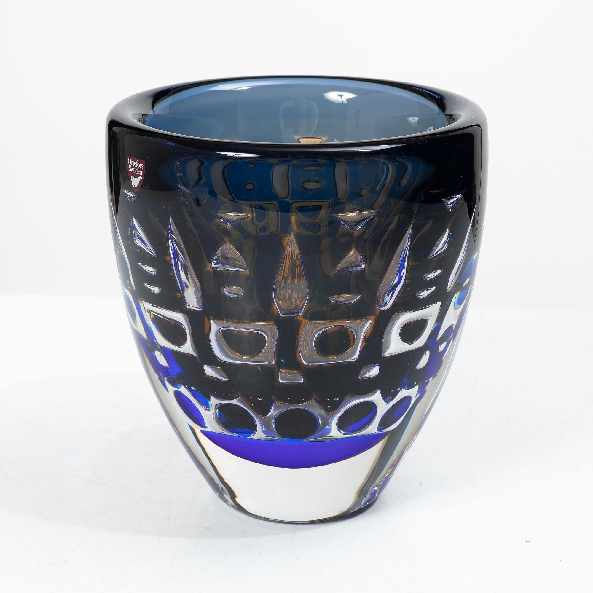 Ingeborg Lundin, a vase, Ariel, Orrefors, 1986.