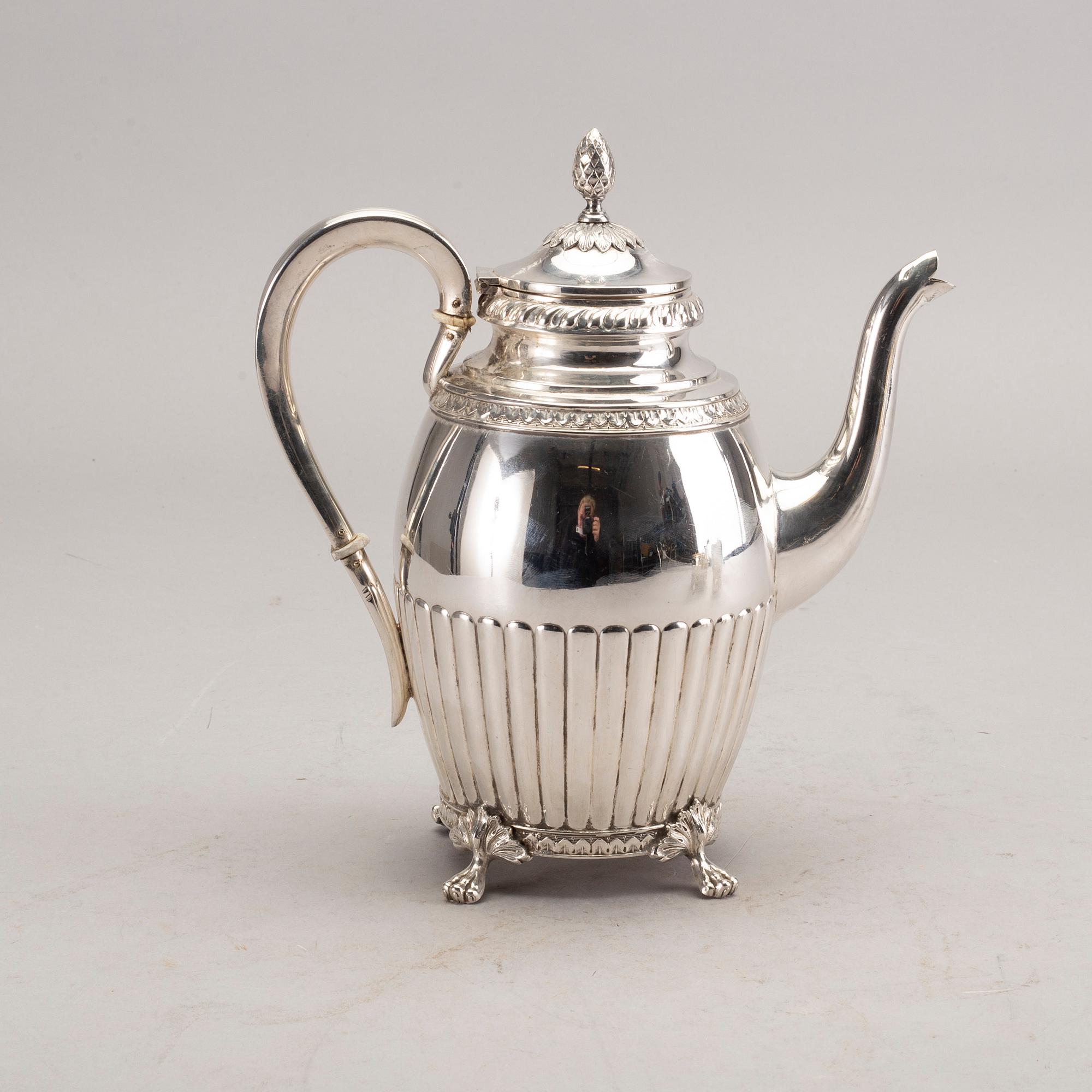 A three pieces coffee set from 1924.
