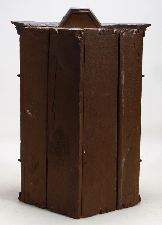 HÖRNSKÅP, allmoge, bär målad datering 1805.
