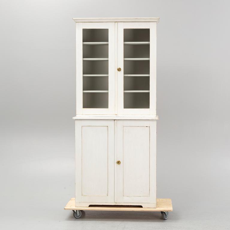 Vitrinskåp, tidigt 1900-tal.