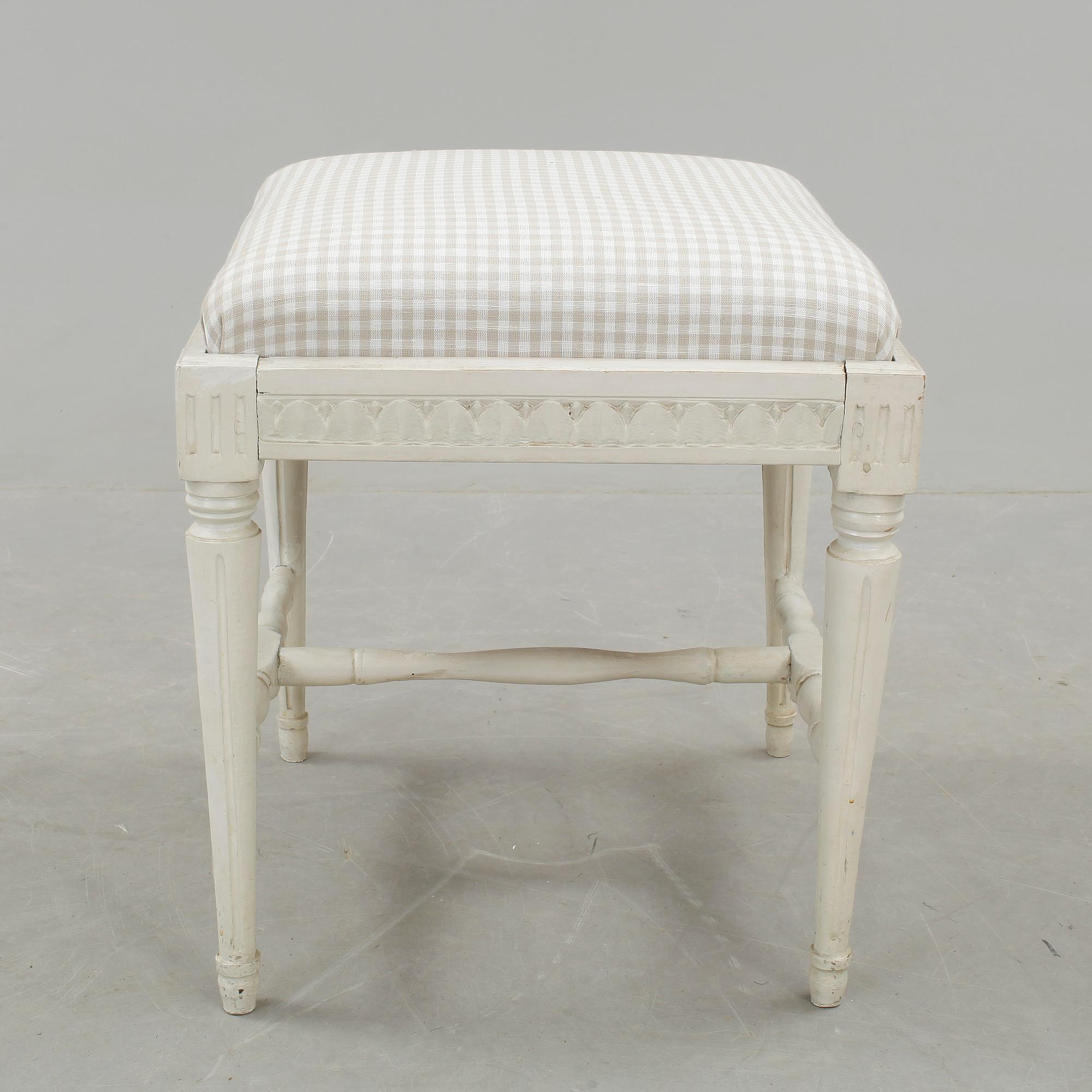TABURETT, gustaviansk, 1700-talets andra hälft.