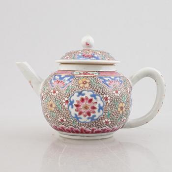 A Chinese famille rose teapot, Qing dynasty, Yongzheng (1723-35).