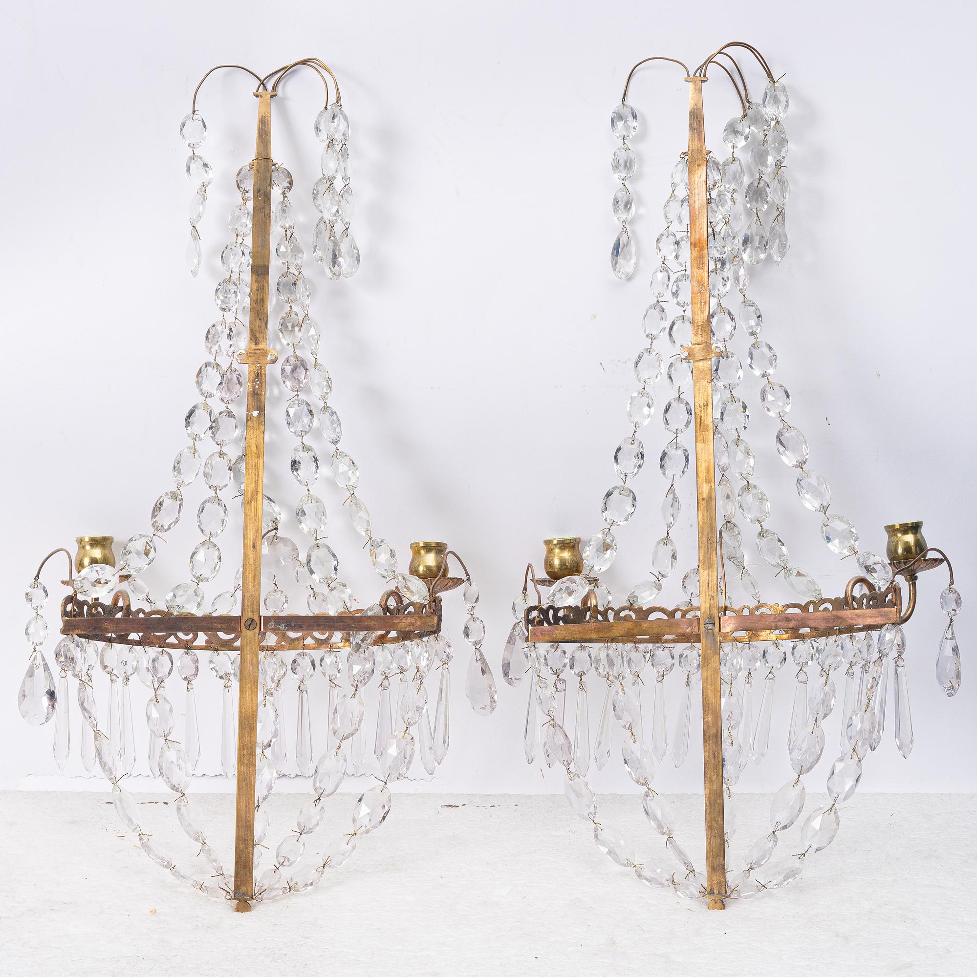 Vägglystrar, ett par. Gustaviansk stil, 1900-tal.