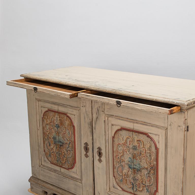 A painted pine sideboard from the 19th century.
