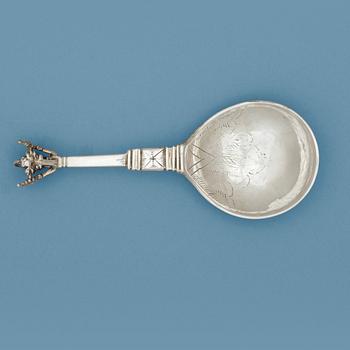 909. A Scandinavian 17th century parcel-gilt spoon, unmarked.