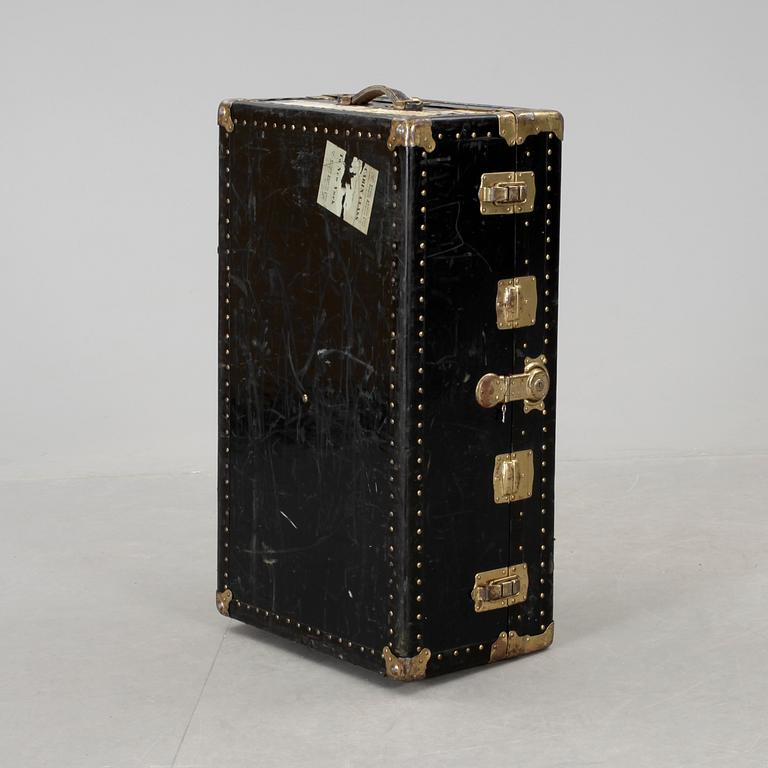 KOFFERT, 1900-talets mitt.