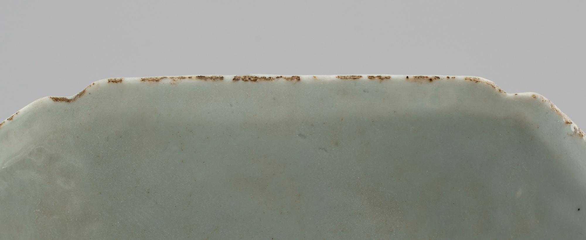 STEKFAT, porslin, Kina, Qianlong 1736-1795.