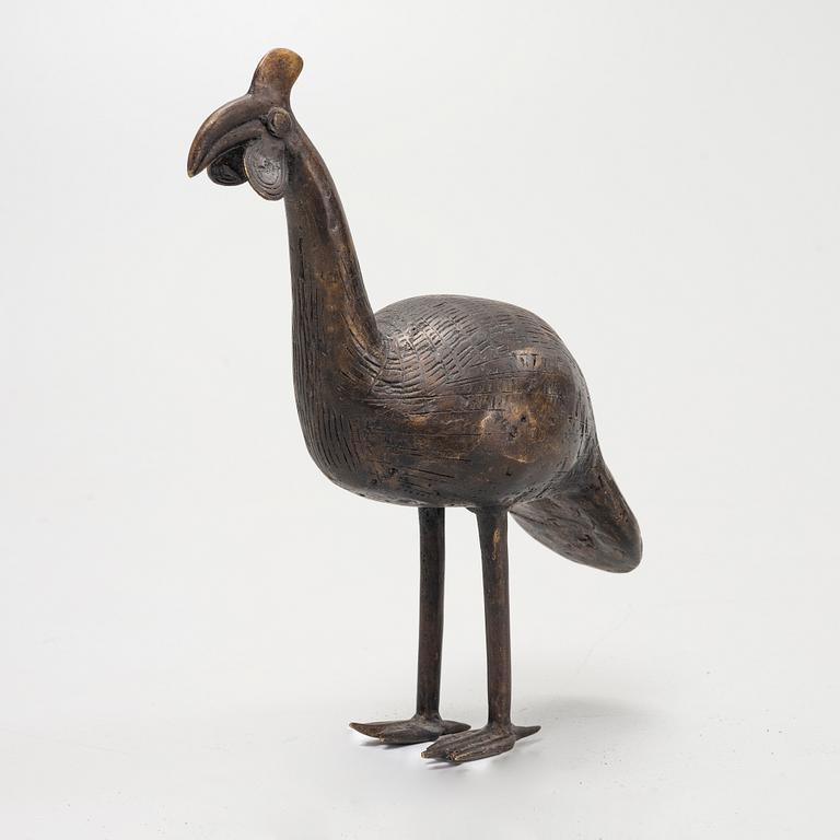 Twelve sculptures, reportedly from Makonde, Tanzania, Luba, Congo, and moore, from the second half of the 20:th century.