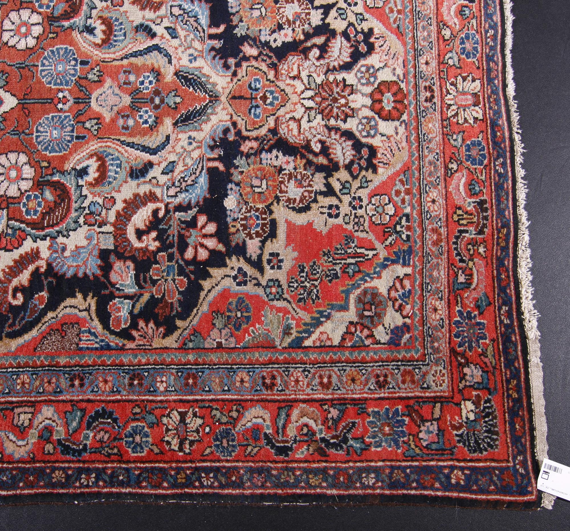 MATTA, orientalisk. Ca 193 X 132.