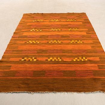 Rölakan rug, mid/second half of the 20th century, approximately 297x205 cm.