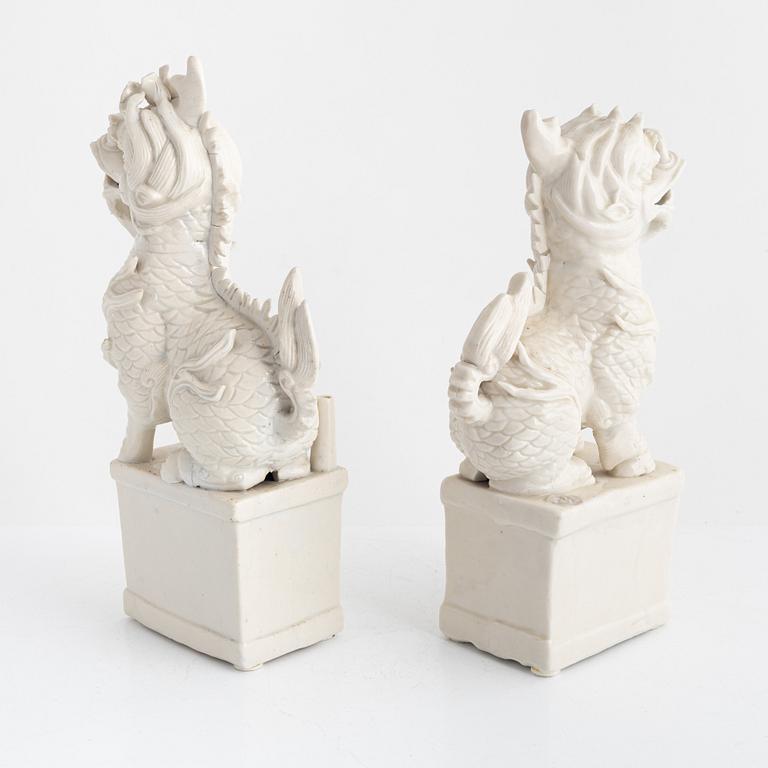 A pair of Chinese porcelain Qilins/ censers, 20th century.