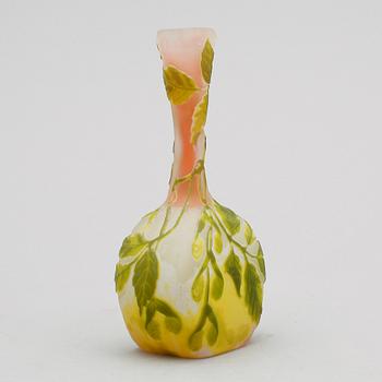 VAS, glas, Emile Gallé, Frankrike, jugend, 1900-talets första hälft, sign Gallé med stjärna.