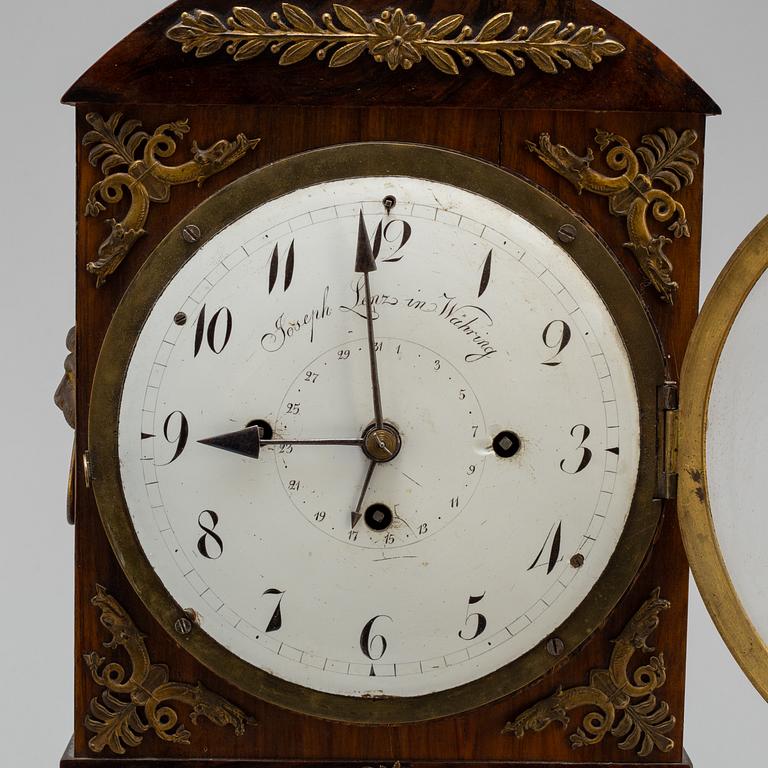 BORDSPENDYL, Wien, 1800-talets första hälft.