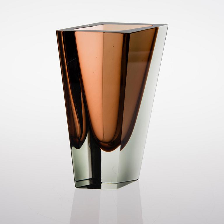 KAJ FRANCK, VAS. Prisma. Sign. Nuutajärvi Notsjö.