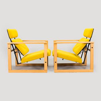 Yrjö Kukkapuro, nojatuoleja, pari, "Alnus" 1990-luku.