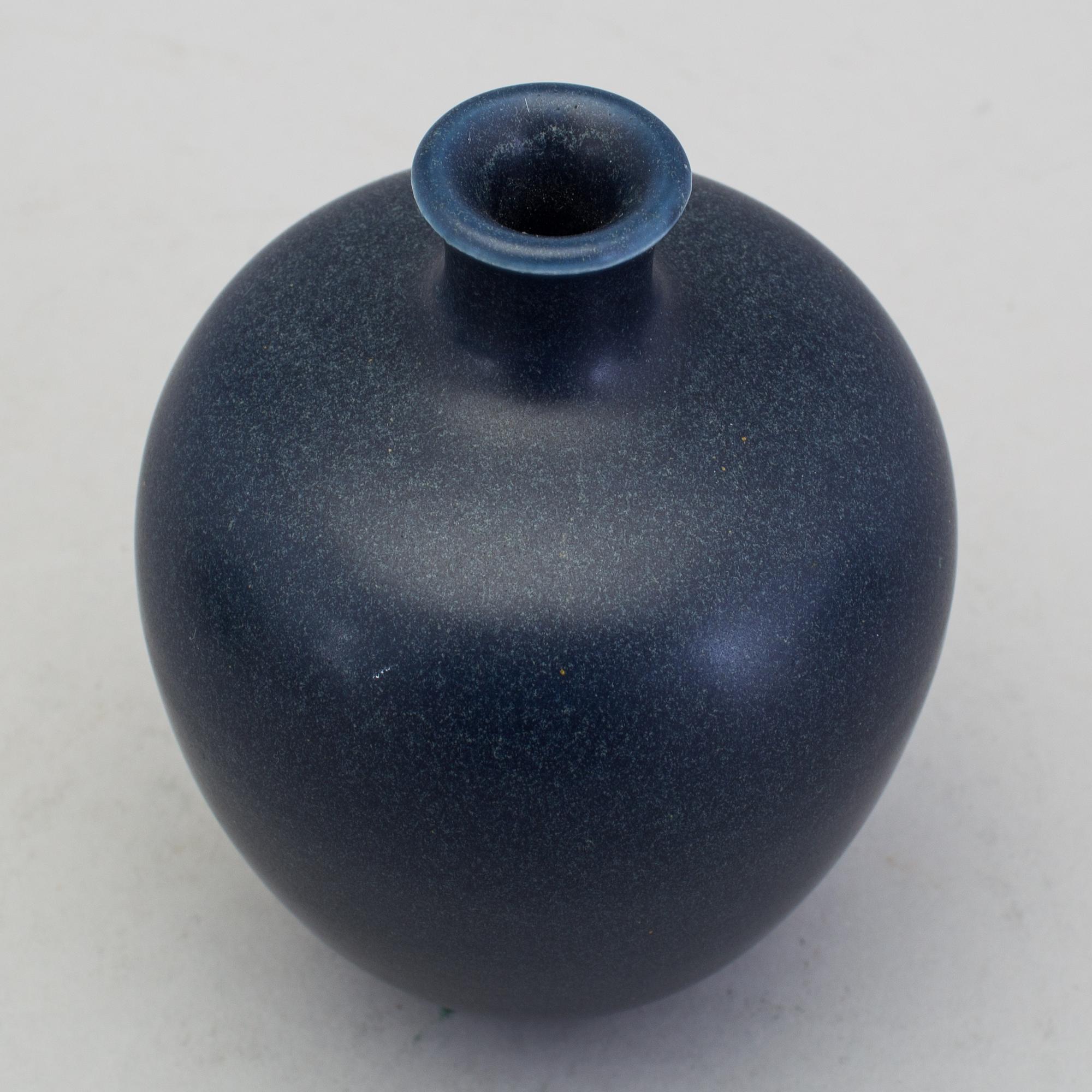 ERICH OCH INGRID TRILLER, vas, stengods, Tobo, 1900-talets tredje kvartal.